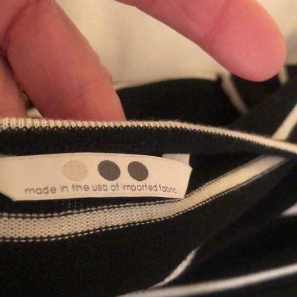 3 Dot Stretch Top - Picture 2 of 5